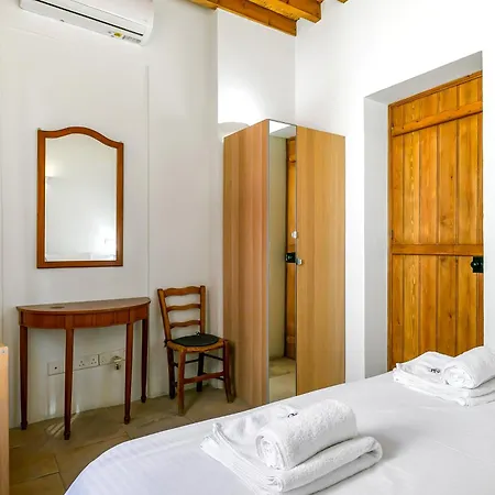 Bluearches Apartman Páno Léfkara