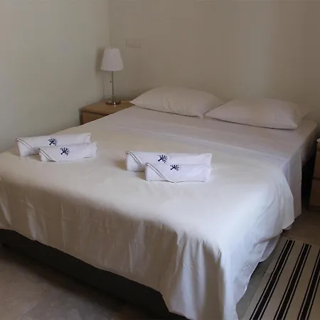 Bluearches Apartman Páno Léfkara